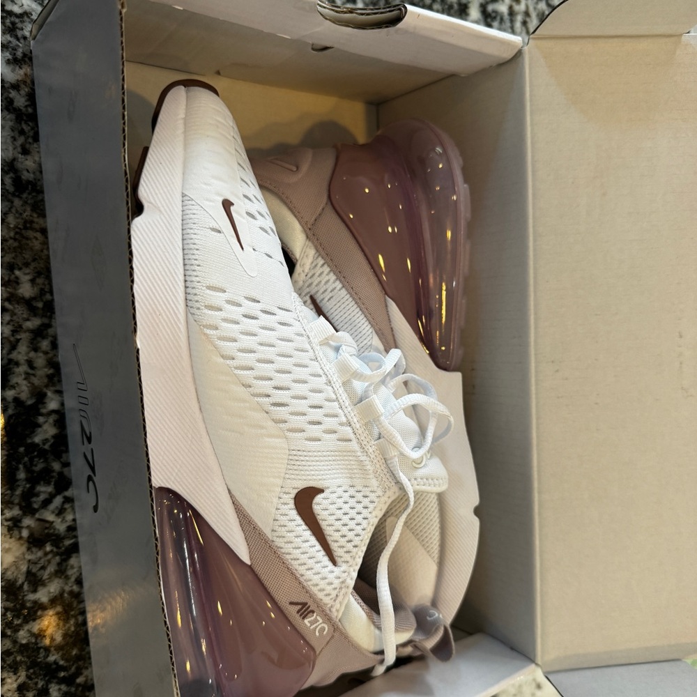 Woman’s Nike AIR MAX 270 WHITE/Platinum/VIOLET. Size 8.5M. BRAND NEW, IN BOX!